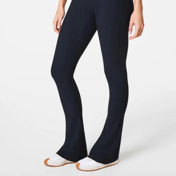 NWT SPANX OnForm Micro Flare Pants size Small/Petite Black - Picture 5 of 8